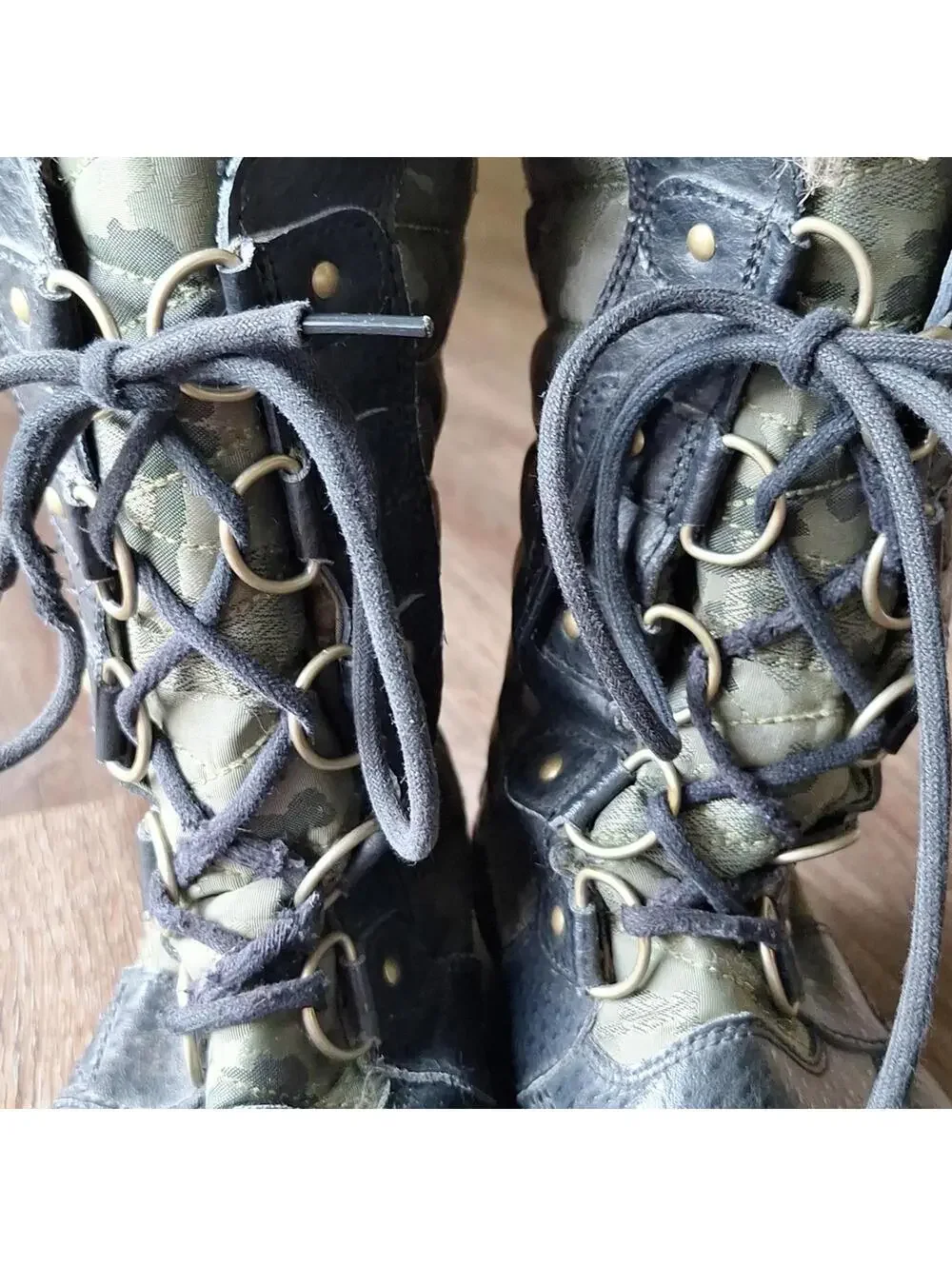 Sorel Womens Green And Black Camo Winter Boot Size 7.5